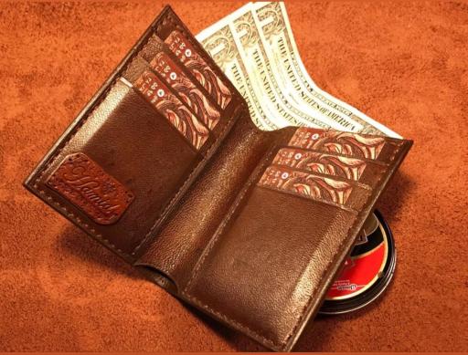 عکس کارگاه چرم دوزی فتحی