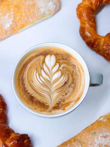 عکس کافه اُم پلاس