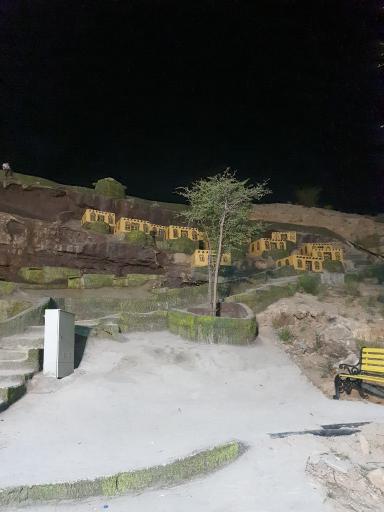 عکس آبنمای صخره ای پارک شهر لار