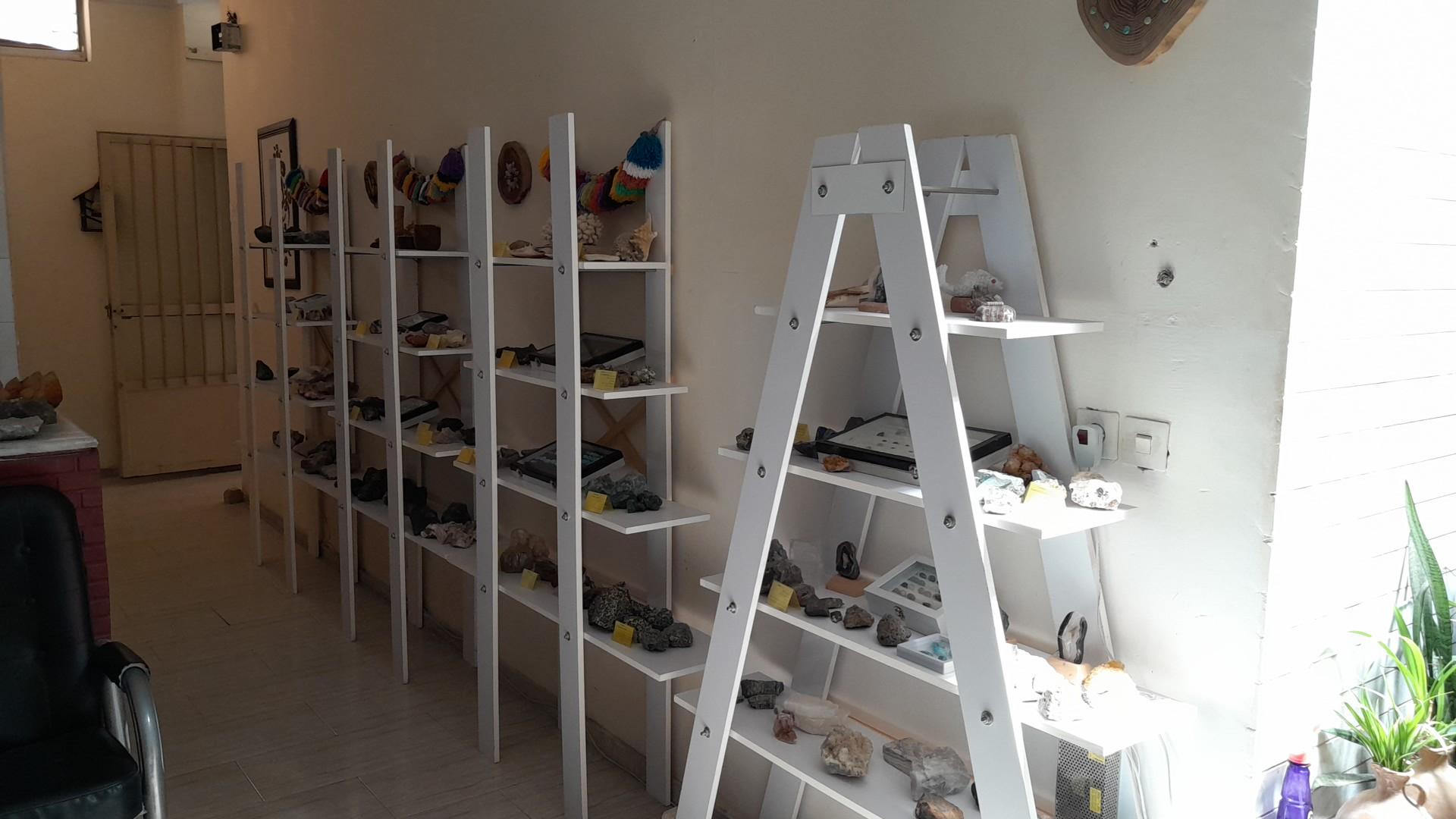 عکس آموزشگاه فنی و حرفه ای گوهرتراشی تیلیا