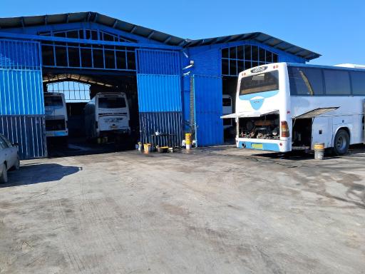 عکس تعمیرگاه اتوبوس میری