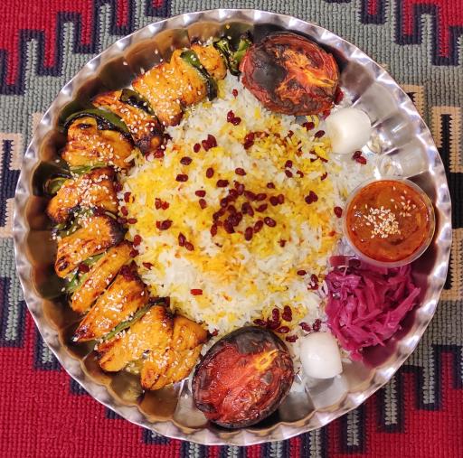 عکس رستوران و سفره خانه سنتی دلنشین