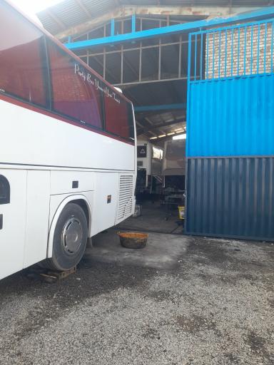 عکس تعمیرگاه اتوبوس میری