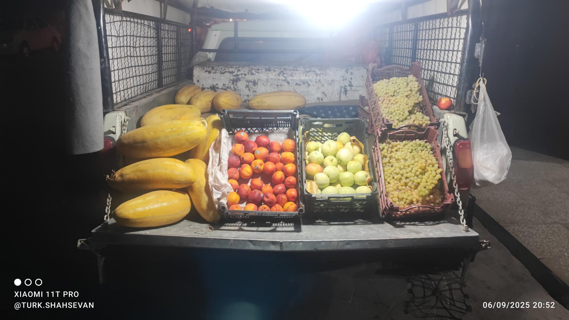 عکس میوه فروشی آرام