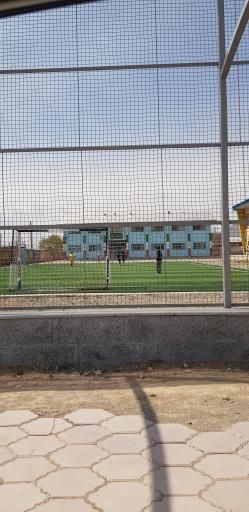 عکس چمن مصنوعی مدرسه نواب