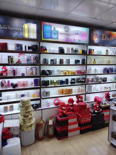 عکس تولیدی تجهیزات فروشگاهی جمشیدی