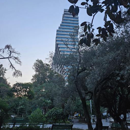 عکس ساختمان مرکزی بانک سامان