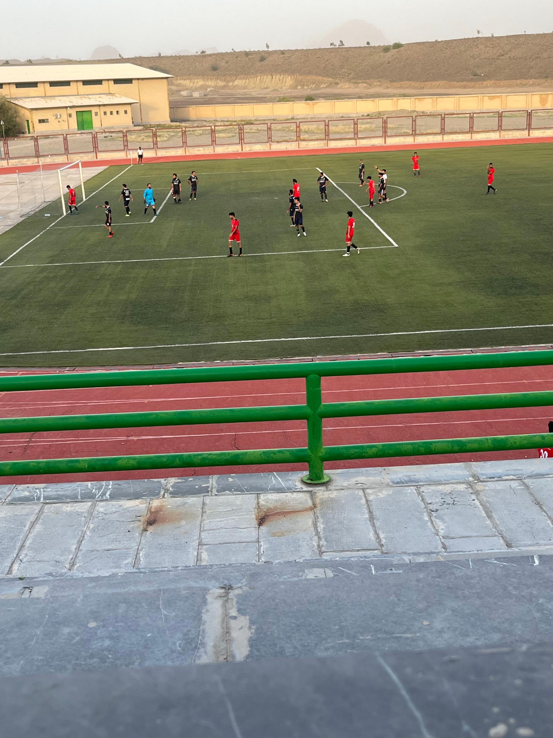 عکس ورزشگاه 2000 نفری شهید صغیرا