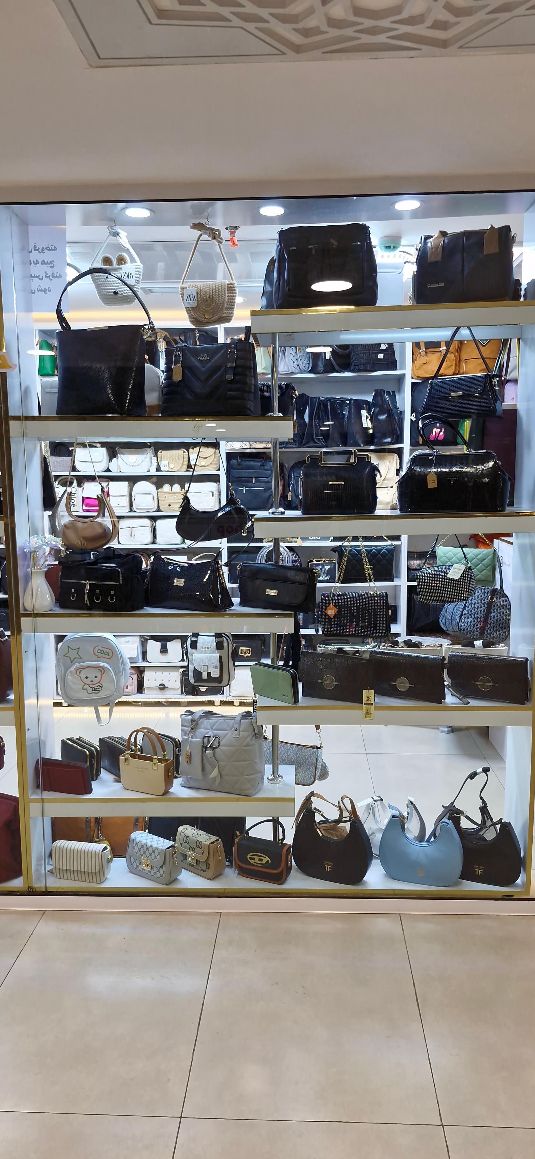 عکس ارزانسرای کیف ملکه