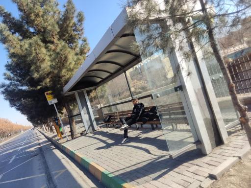عکس ایستگاه اتوبوس میدان نهج البلاغه