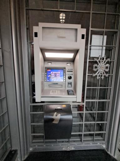 عکس خودپرداز موسسه اعتباری ملل