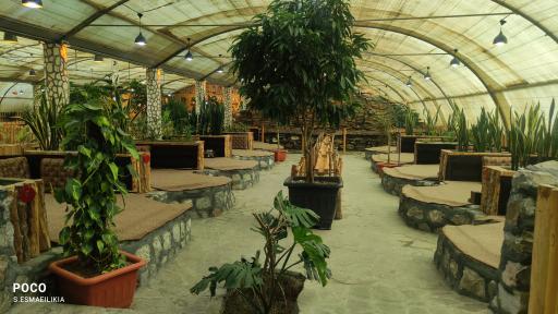 عکس رستوران گل انار میبد