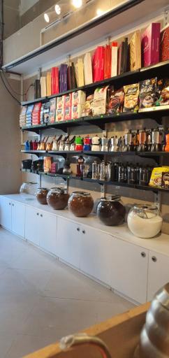 عکس فروشگاه قهوه و شکلات آقای کالدی