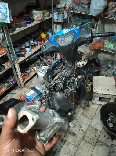 عکس تعمیرگاه موتورسیکلت یزدان آهنگر