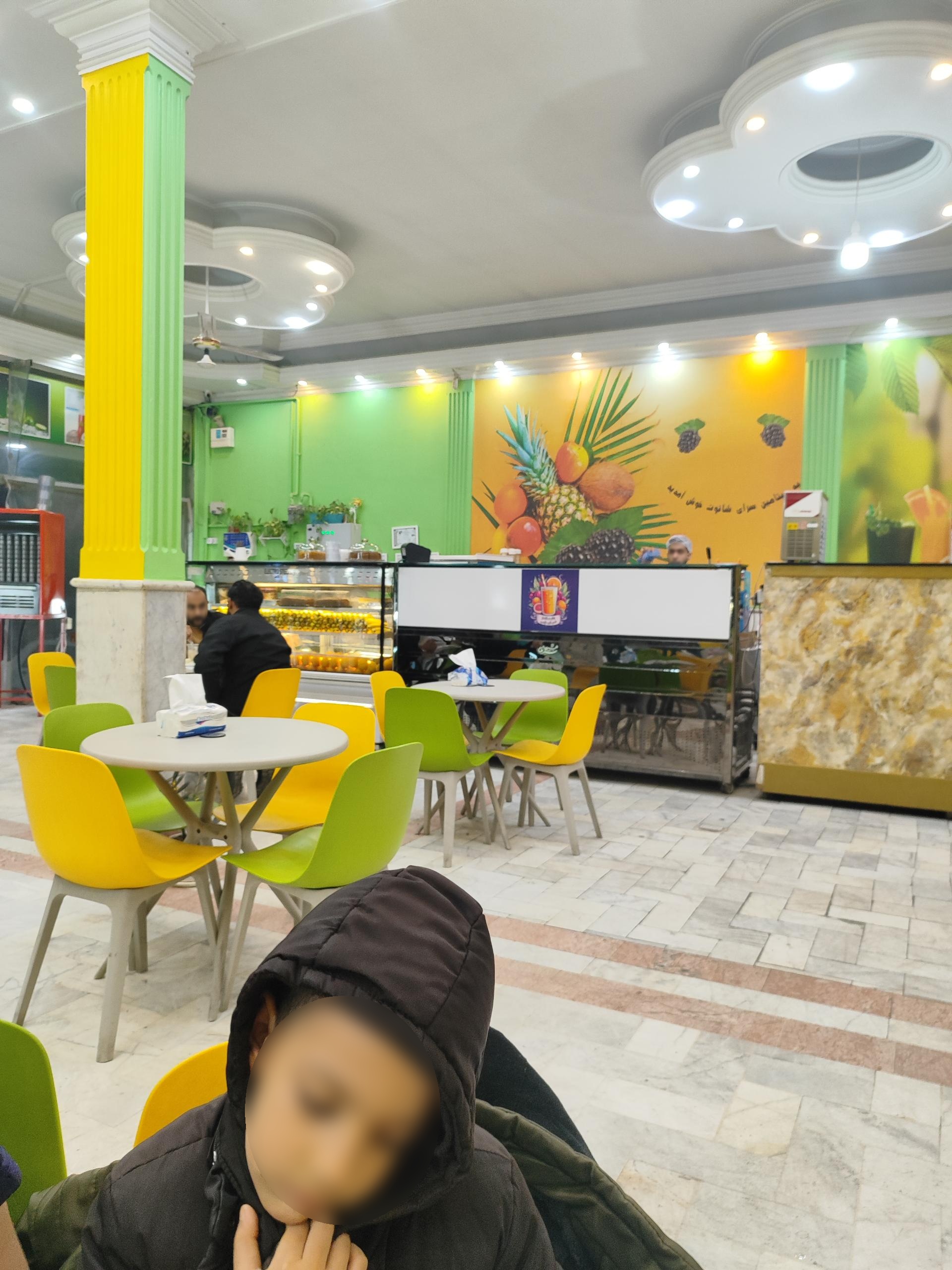 عکس آبمیوه و بستنی شاتوت