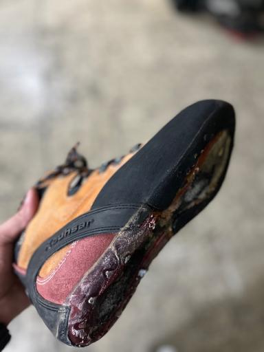 عکس کفش توچال