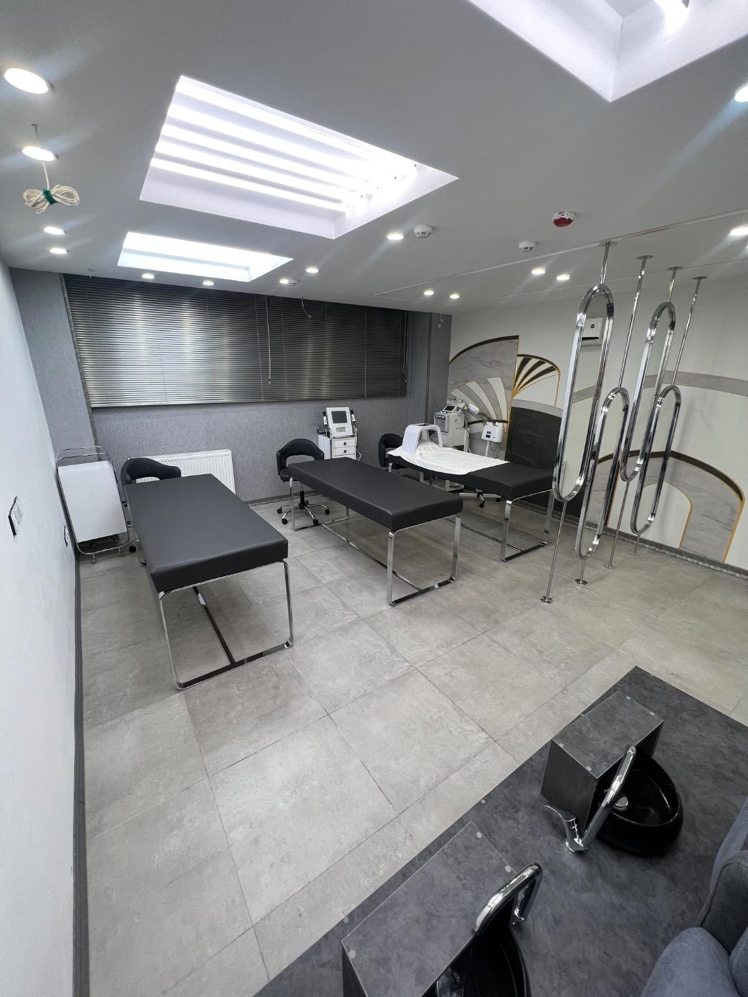 عکس سالن زیبایی فانوس اقبالی