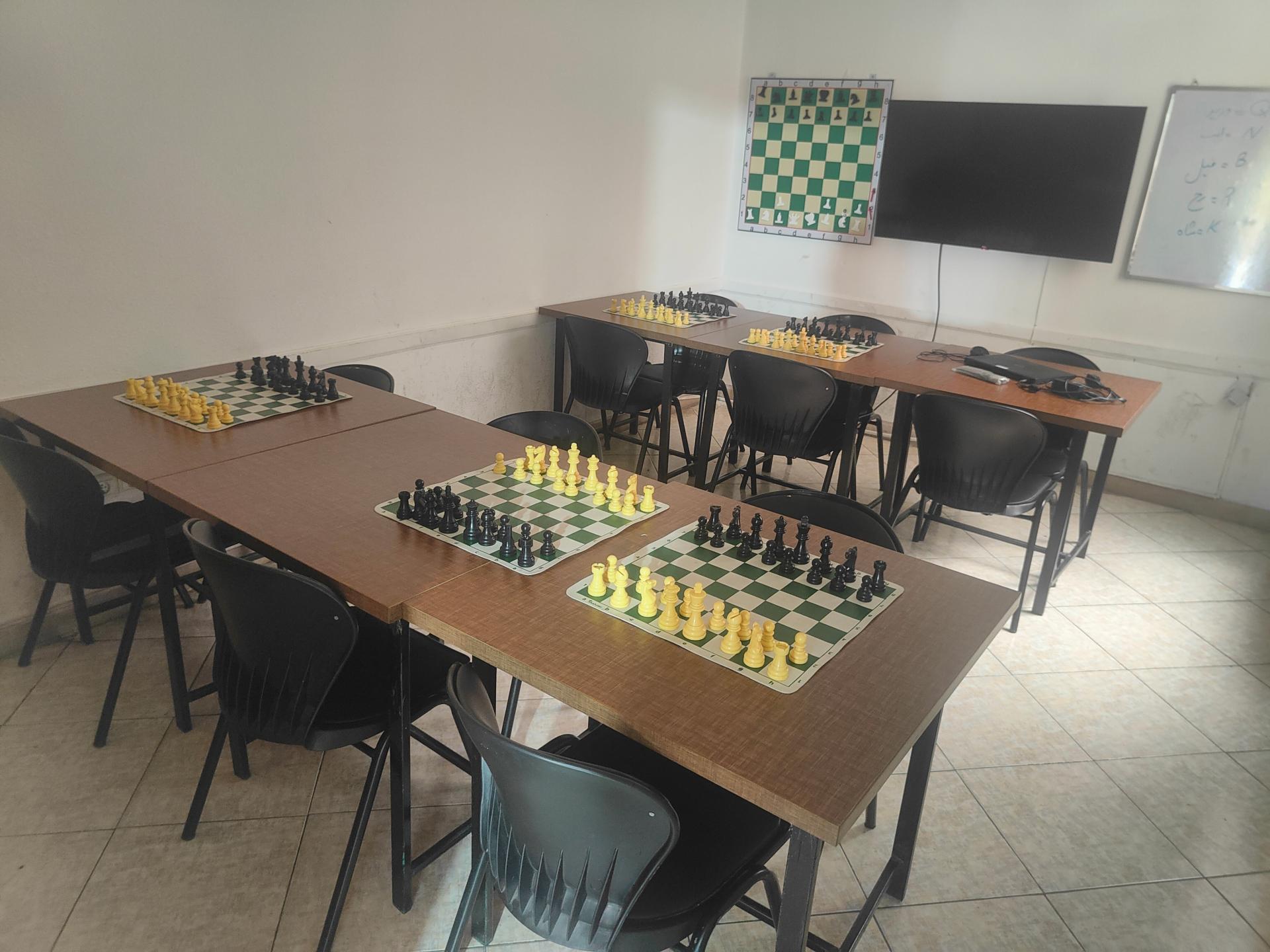 عکس باشگاه شطرنج فرزین