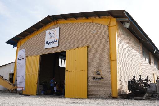 عکس تعمیر ماشین آلات راه سازی کارپیلا