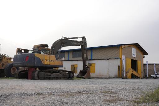 عکس تعمیر ماشین آلات راه سازی کارپیلا