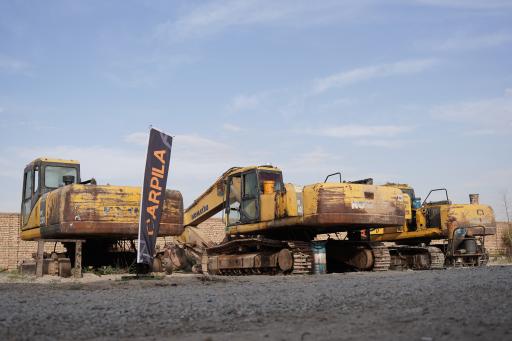 عکس تعمیر ماشین آلات راه سازی کارپیلا