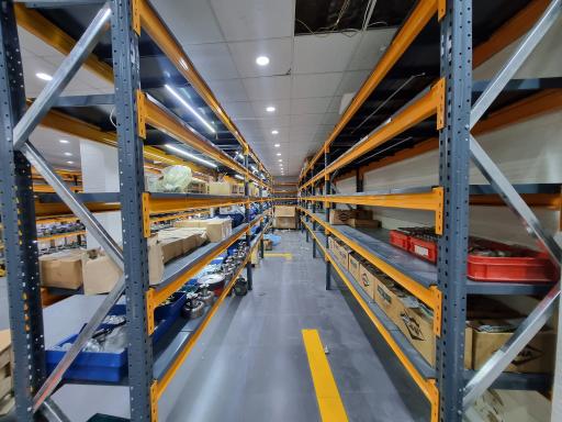 عکس قفسه ساز تهران