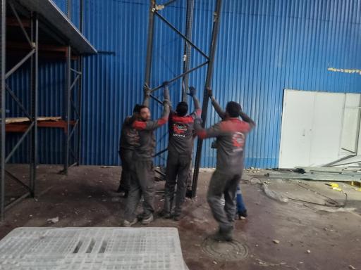 عکس قفسه ساز تهران