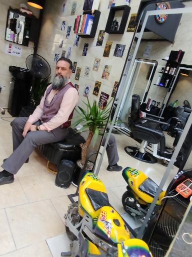 عکس آرایشگاه پسر اریایی