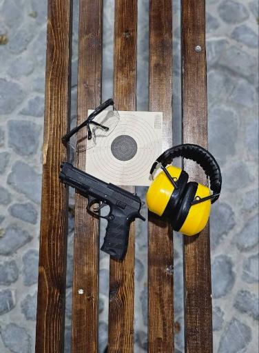 عکس باشگاه تیراندازی آلفا