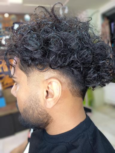 عکس پیرایش یوسف زنگنه