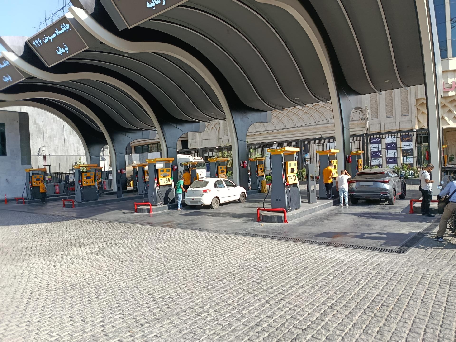 عکس جایگاه سوخت ۲۴۶ بنزین 