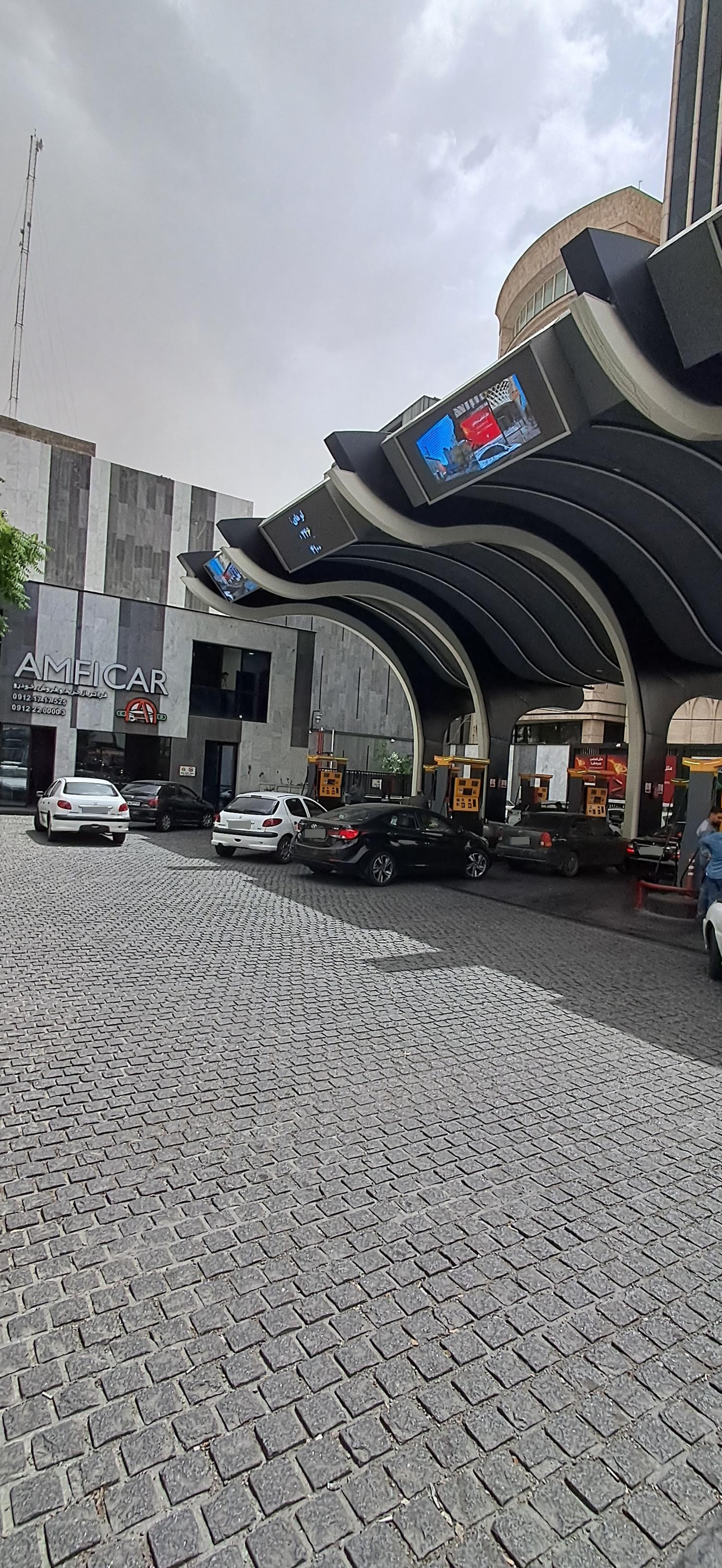 عکس جایگاه سوخت ۲۴۶ بنزین 