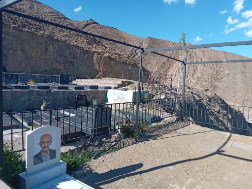 عکس مقبره شهدای گمنام شهمیرزاد