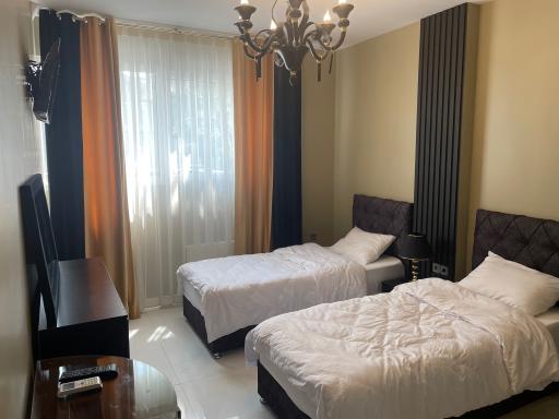 عکس مهمانپذیر شیرون