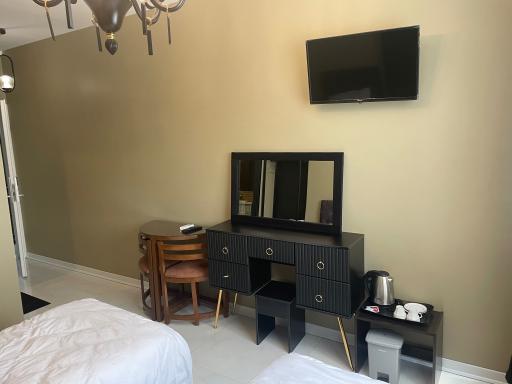 عکس مهمانپذیر شیرون