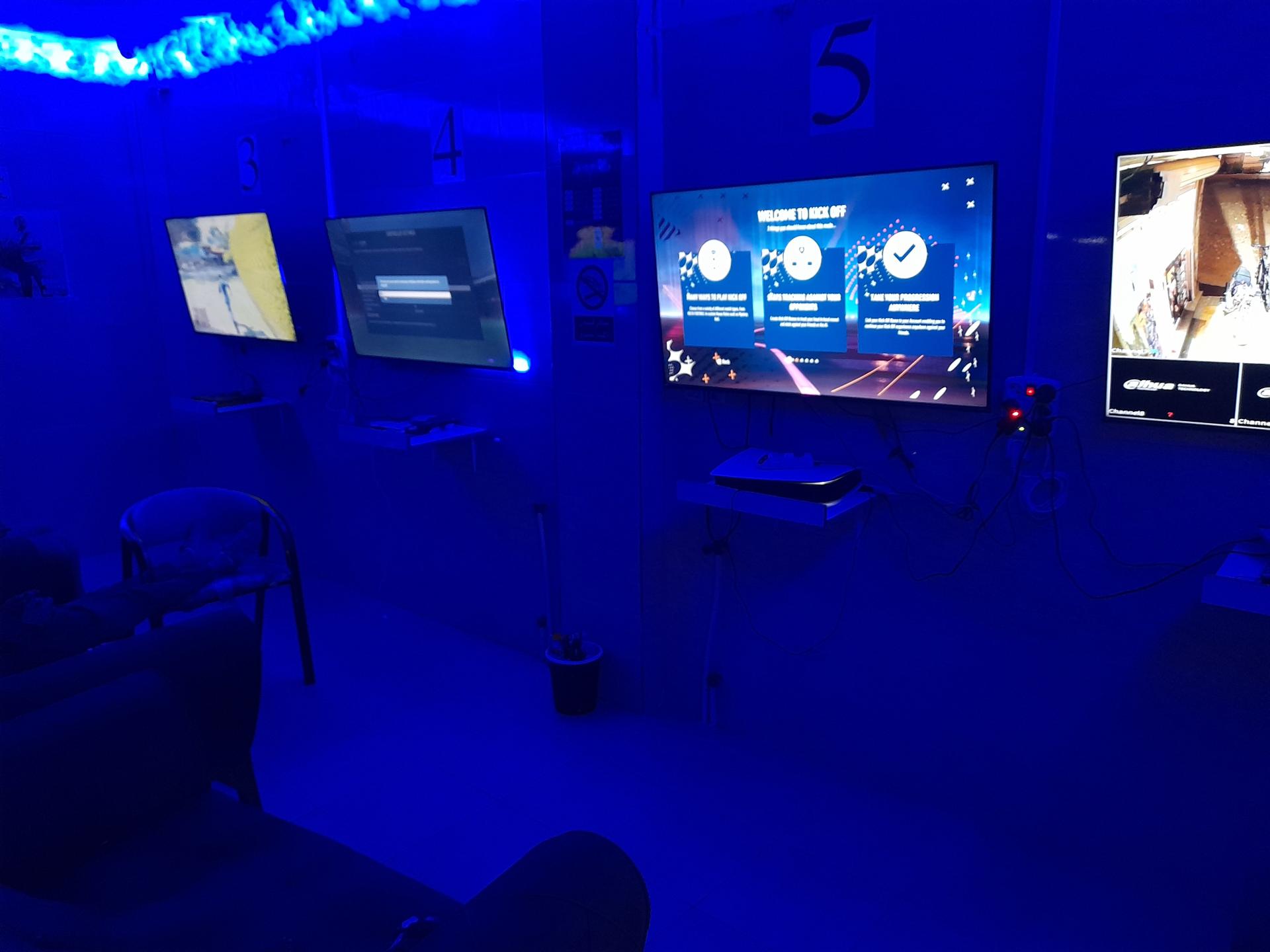 عکس گیم نت ققنوس