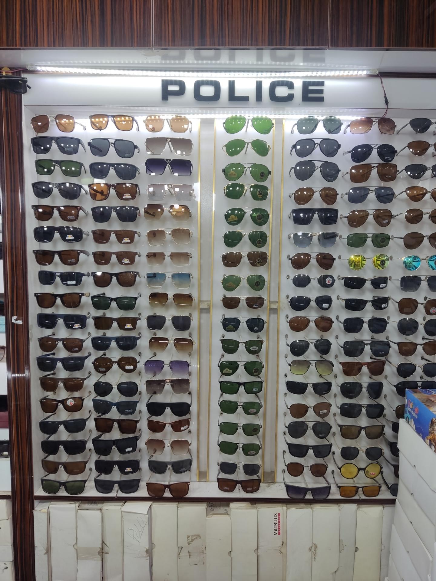 عکس ساعت و عینک ابراهیم