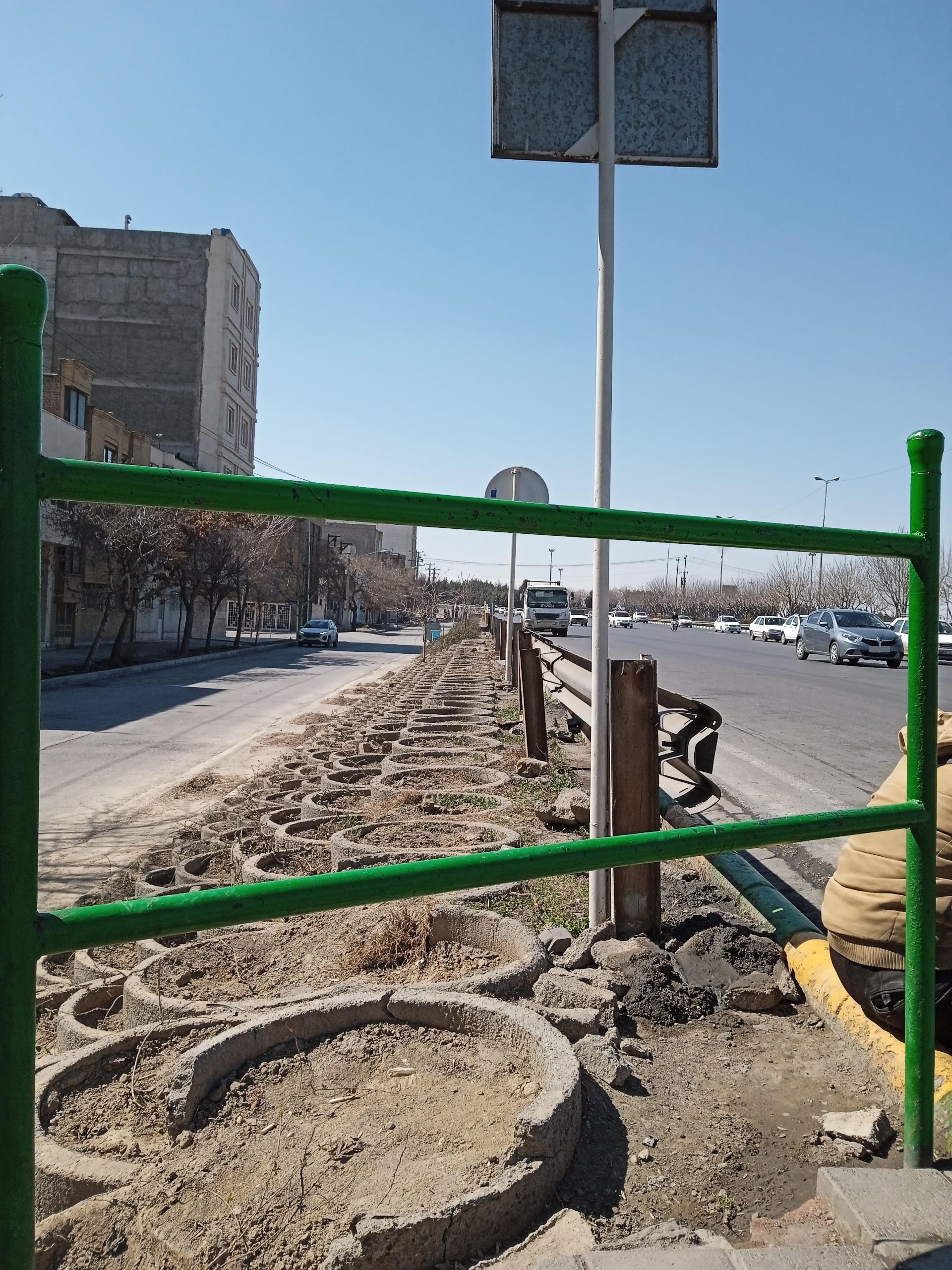 عکس  میدان قائم