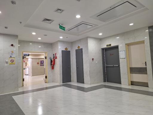 عکس بیمارستان ثامن الحجج