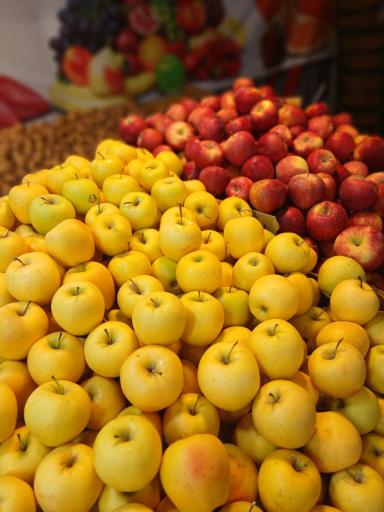 بازارچه میوه و تره بار بلوط