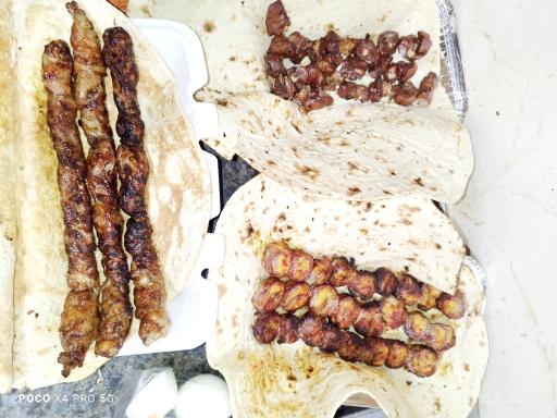 عکس کباب سرا مشتری های خاص