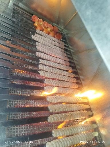 عکس کباب سرا مشتری های خاص