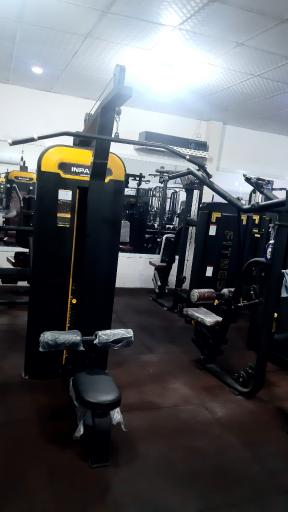 عکس باشگاه بدنسازی نوین