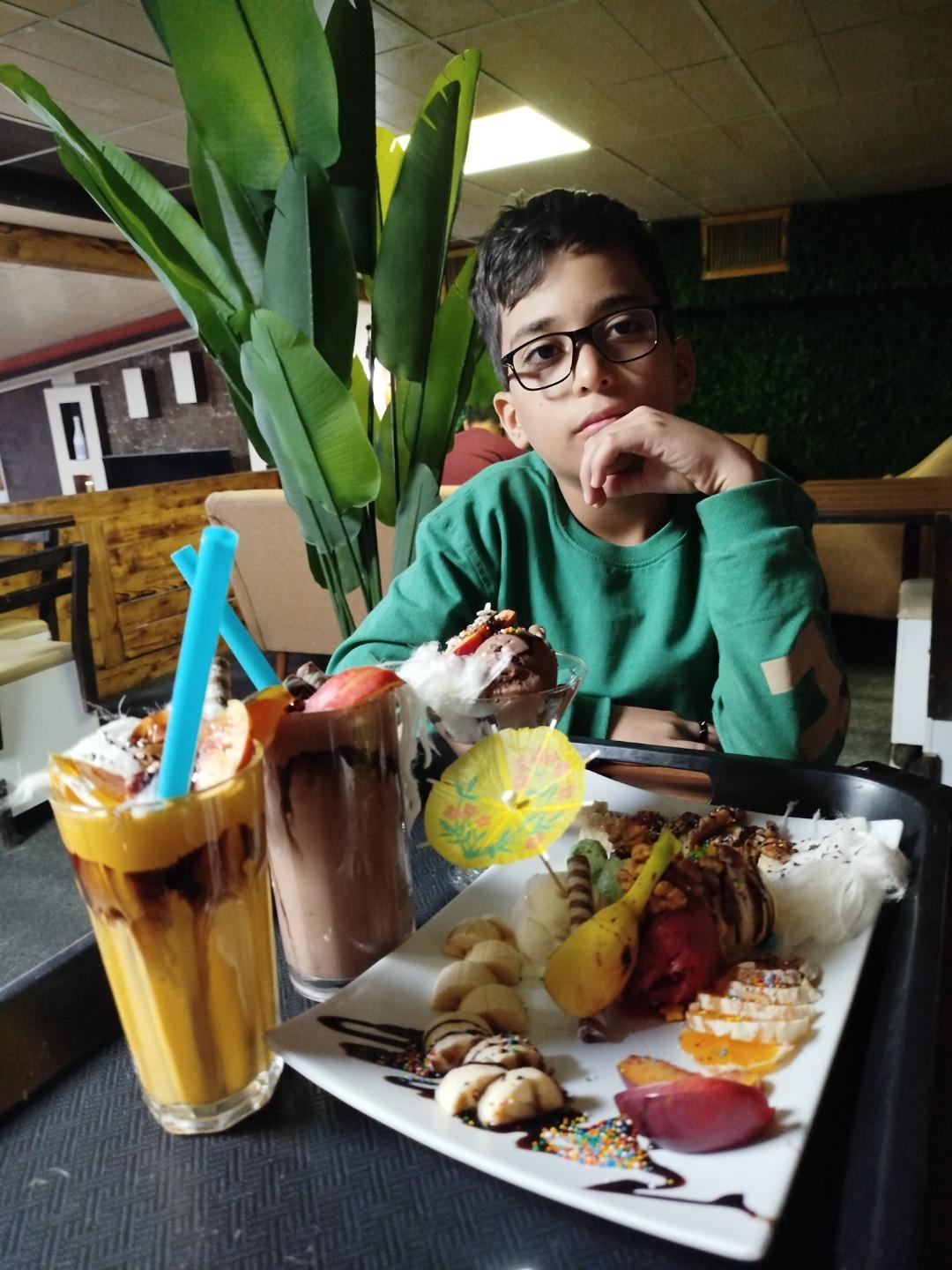 عکس کافه سوپراستار