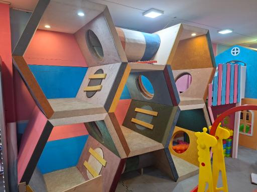 عکس خانه بازی شادی آفرین