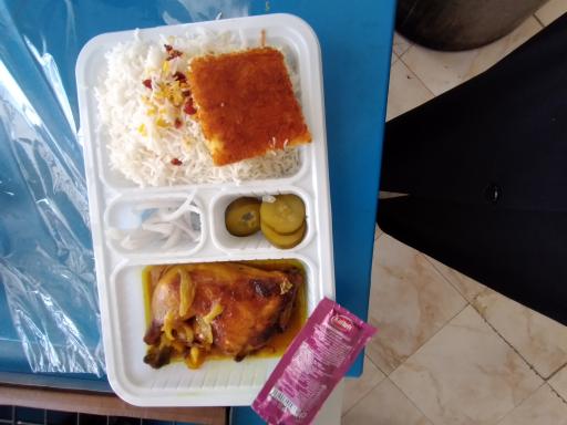 عکس آشپزخانه و کترینگ ریحون