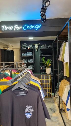 عکس فروشگاه پوشاک فیکامد