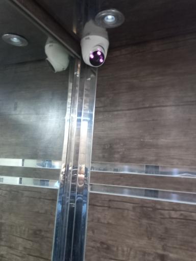 عکس دوربین مداربسته و دزدگیر امنیت گستر 