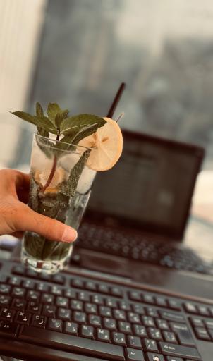 عکس کافه گل رویایی