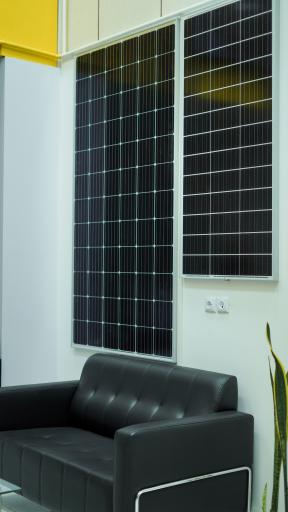 عکس برق خورشیدی و برق اضطراری ویرا